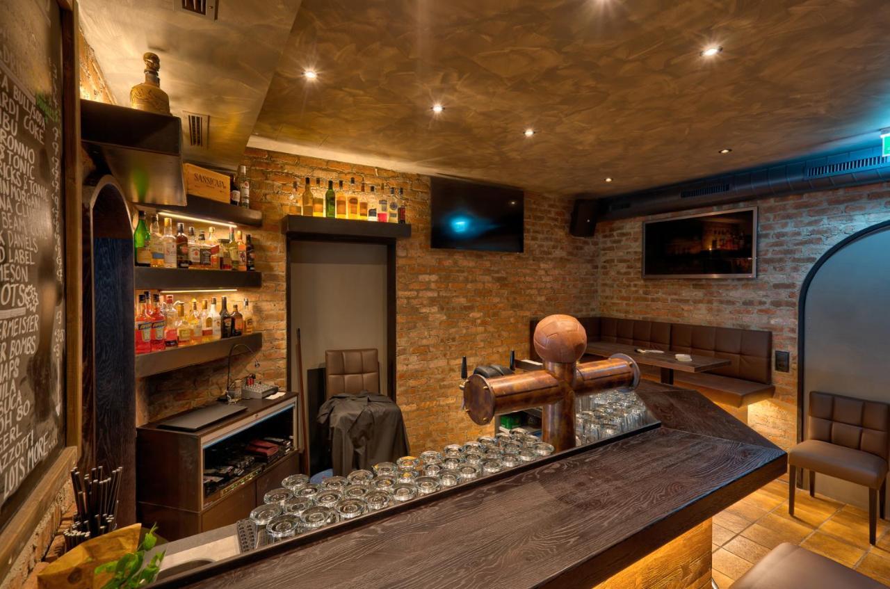Der Siegeler B&B - This Lifestylehotel Rocks Mayrhofen Bagian luar foto