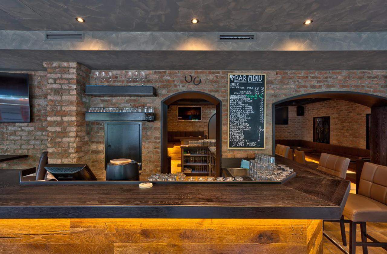 Der Siegeler B&B - This Lifestylehotel Rocks Mayrhofen Bagian luar foto