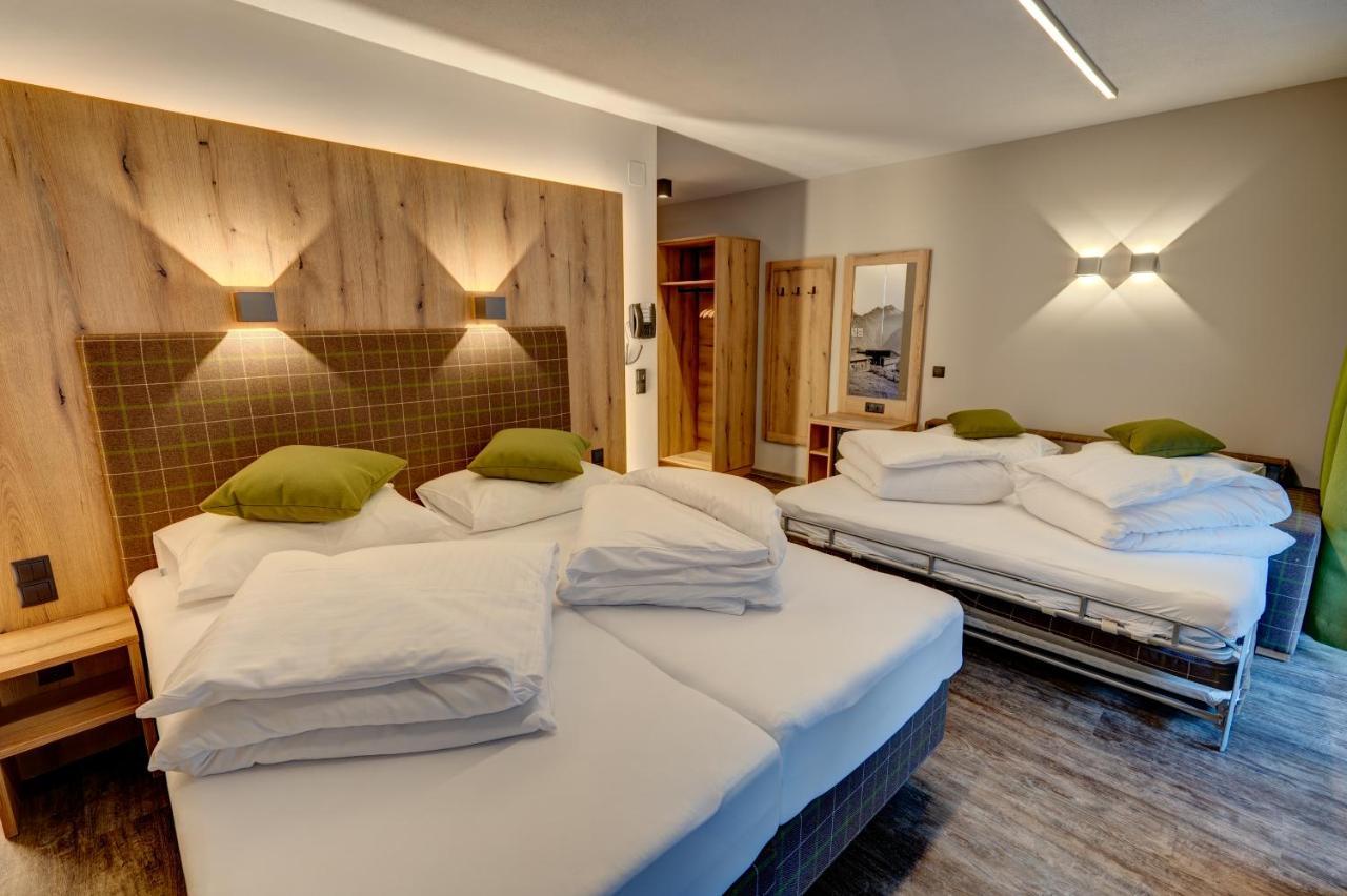Der Siegeler B&B - This Lifestylehotel Rocks Mayrhofen Bagian luar foto