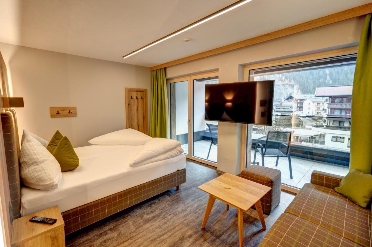 Der Siegeler B&B - This Lifestylehotel Rocks Mayrhofen Bagian luar foto