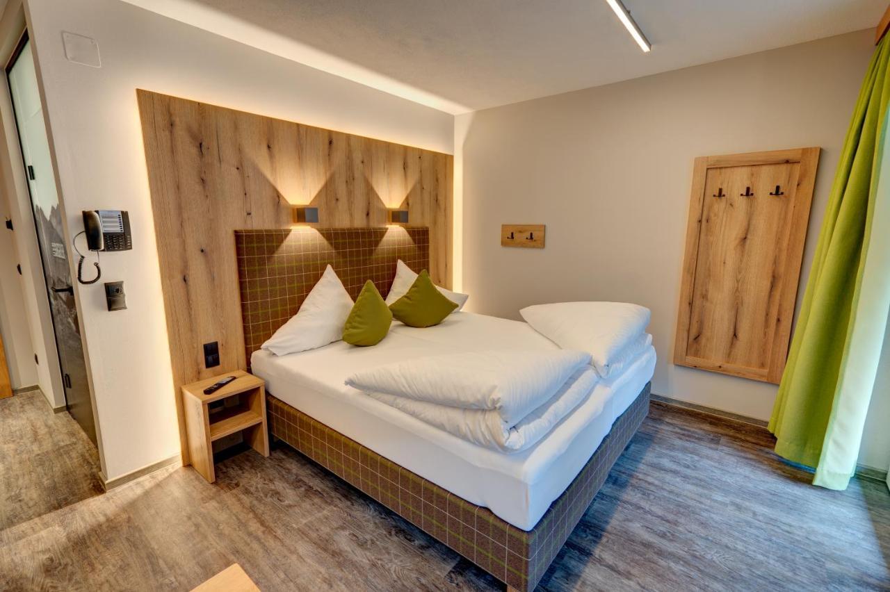 Der Siegeler B&B - This Lifestylehotel Rocks Mayrhofen Bagian luar foto