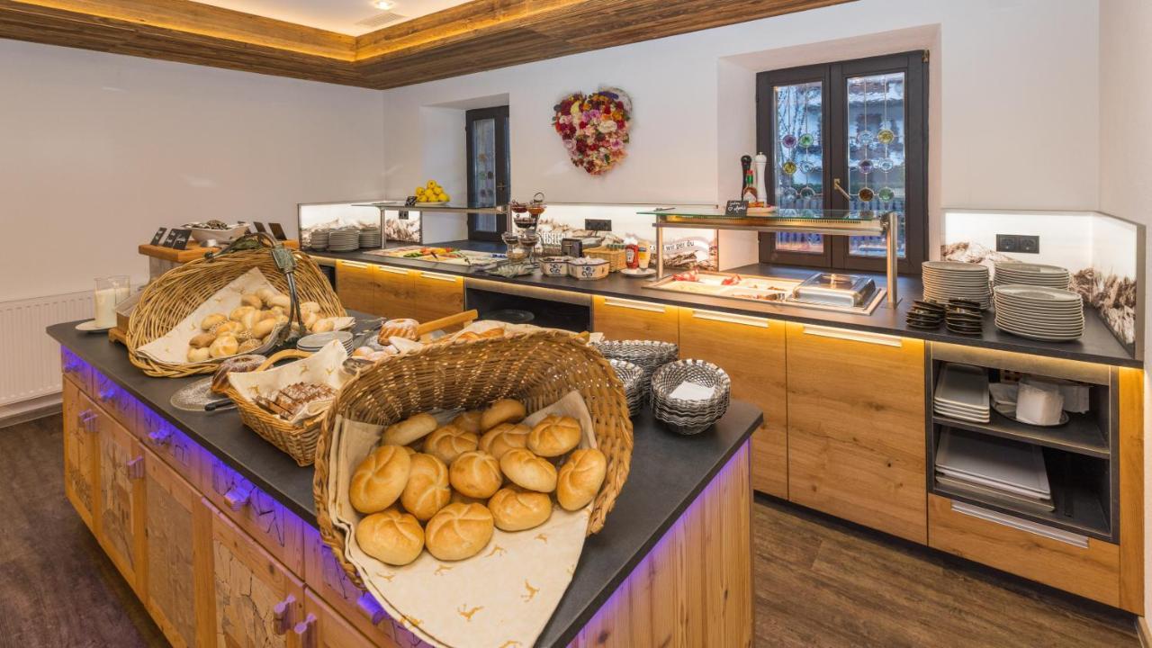 Der Siegeler B&B - This Lifestylehotel Rocks Mayrhofen Bagian luar foto