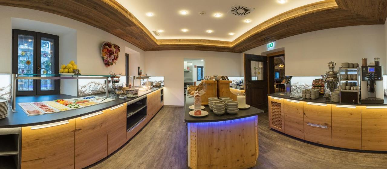 Der Siegeler B&B - This Lifestylehotel Rocks Mayrhofen Bagian luar foto