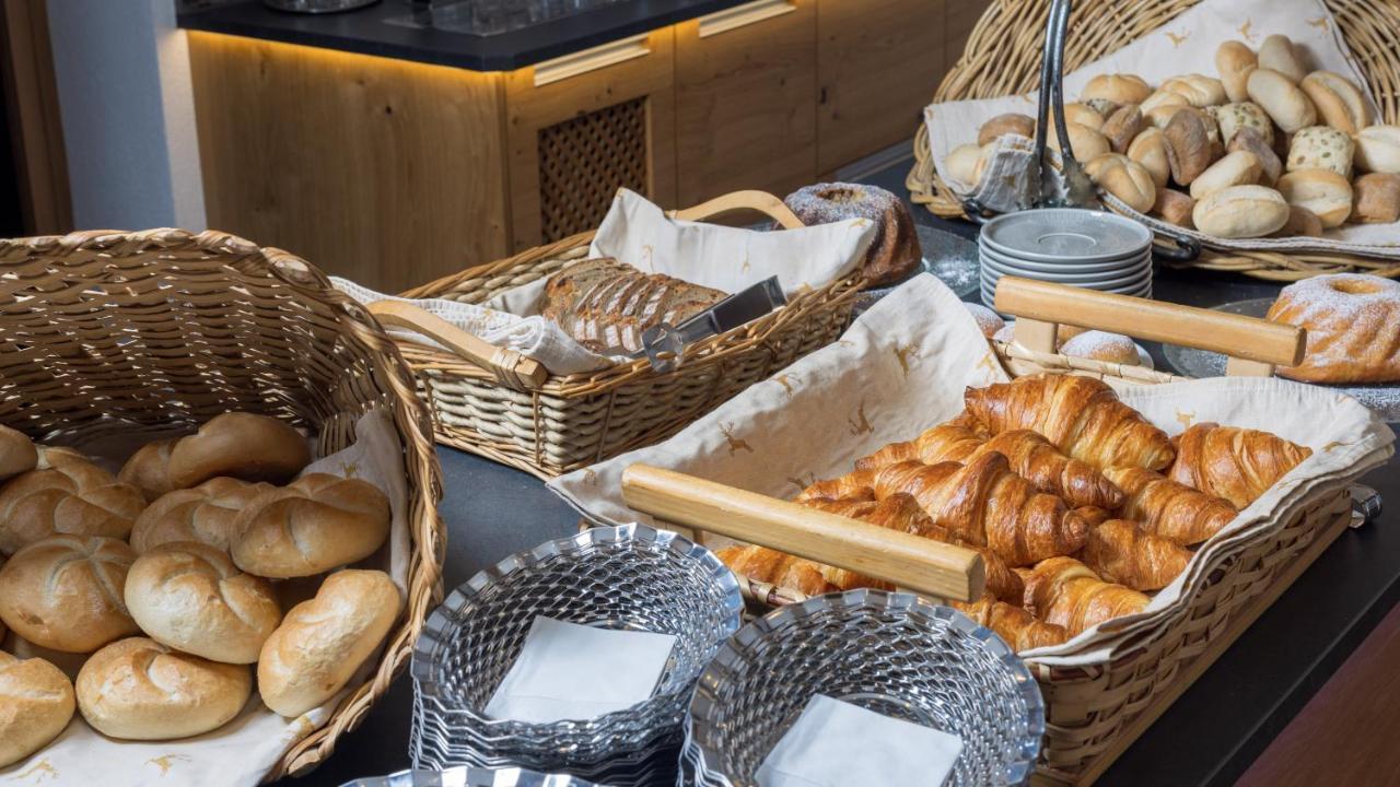 Der Siegeler B&B - This Lifestylehotel Rocks Mayrhofen Bagian luar foto