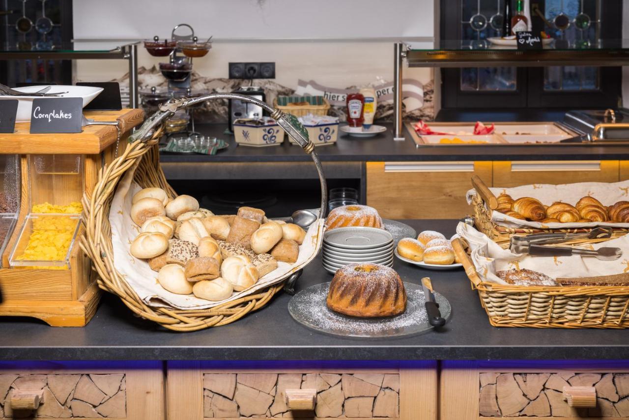 Der Siegeler B&B - This Lifestylehotel Rocks Mayrhofen Bagian luar foto